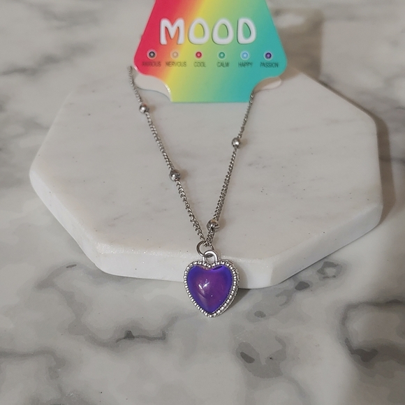 Mood Color Changing Necklace - Picture 2 of 6